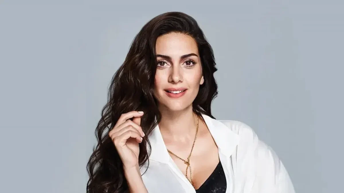 Bergüzar Korel’in yüzünün son halini görenler şoke oldu! Bergüzar Korel’in yüzünün son halini görenler şoke oldu!
