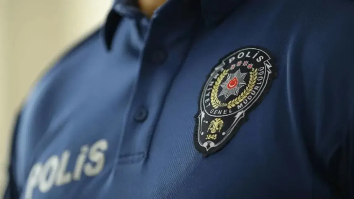 Ali Yerlikaya duyurdu: Polis atamalarında yeni dönem! Ali Yerlikaya duyurdu: Polis atamalarında yeni dönem!