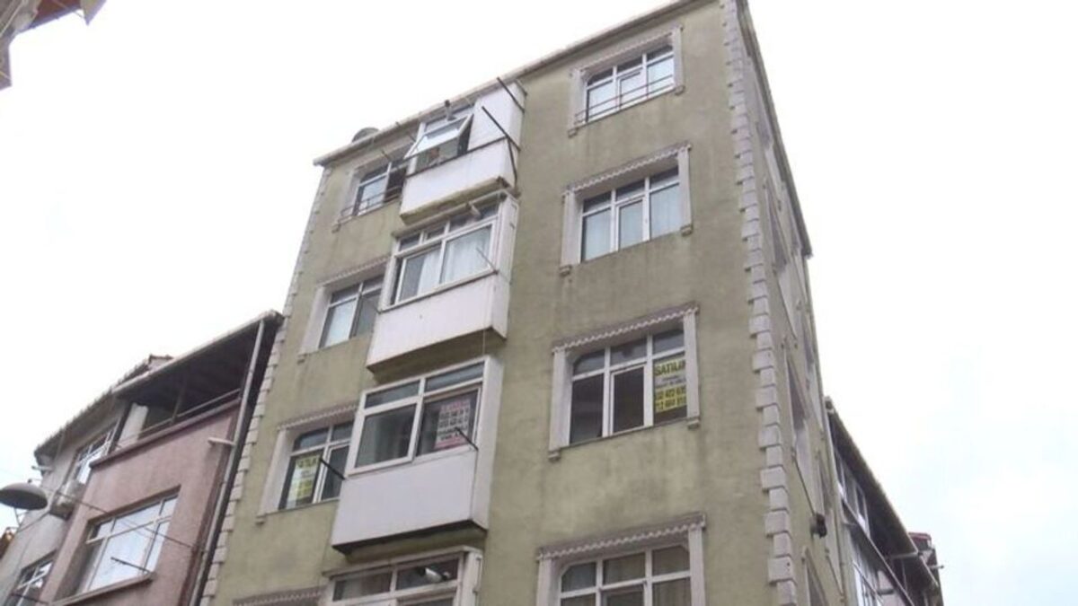 Şüpheli son: 5’inci kattan ölüme düştü! Şüpheli son: 5’inci kattan ölüme düştü!