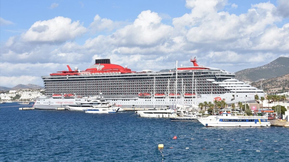 Bodrum’a denizden 2 bin 612 yolcu geldi Bodrum’a denizden 2 bin 612 yolcu geldi