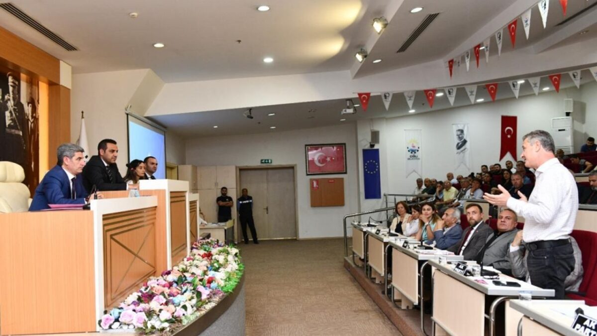 Çiğli’de 6 milyar 300 milyonluk bütçeye oyçokluğu! Çiğli’de 6 milyar 300 milyonluk bütçeye oyçokluğu!