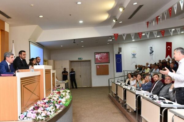 Çiğli’de 6 milyar 300 milyonluk bütçeye oyçokluğu! Çiğli’de 6 milyar 300 milyonluk bütçeye oyçokluğu!