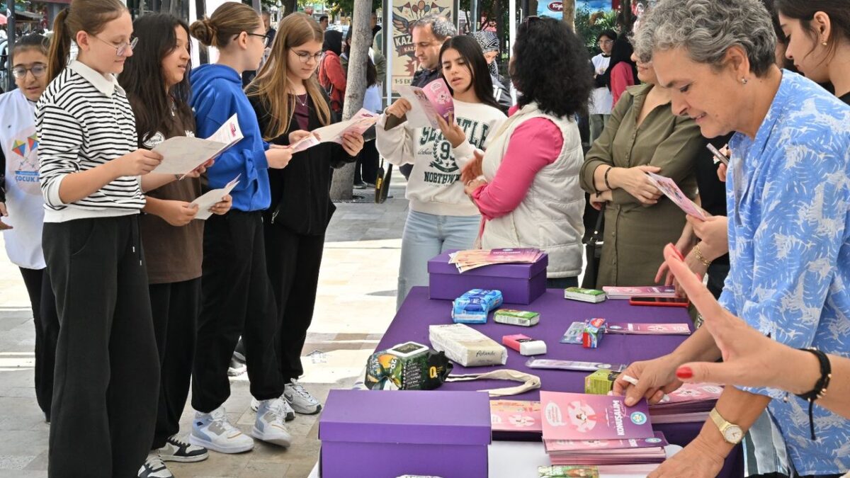 Manisa Büyükşehir’den “Dünya Kız Çocukları Günü” etkinliği Manisa Büyükşehir’den “Dünya Kız Çocukları Günü” etkinliği