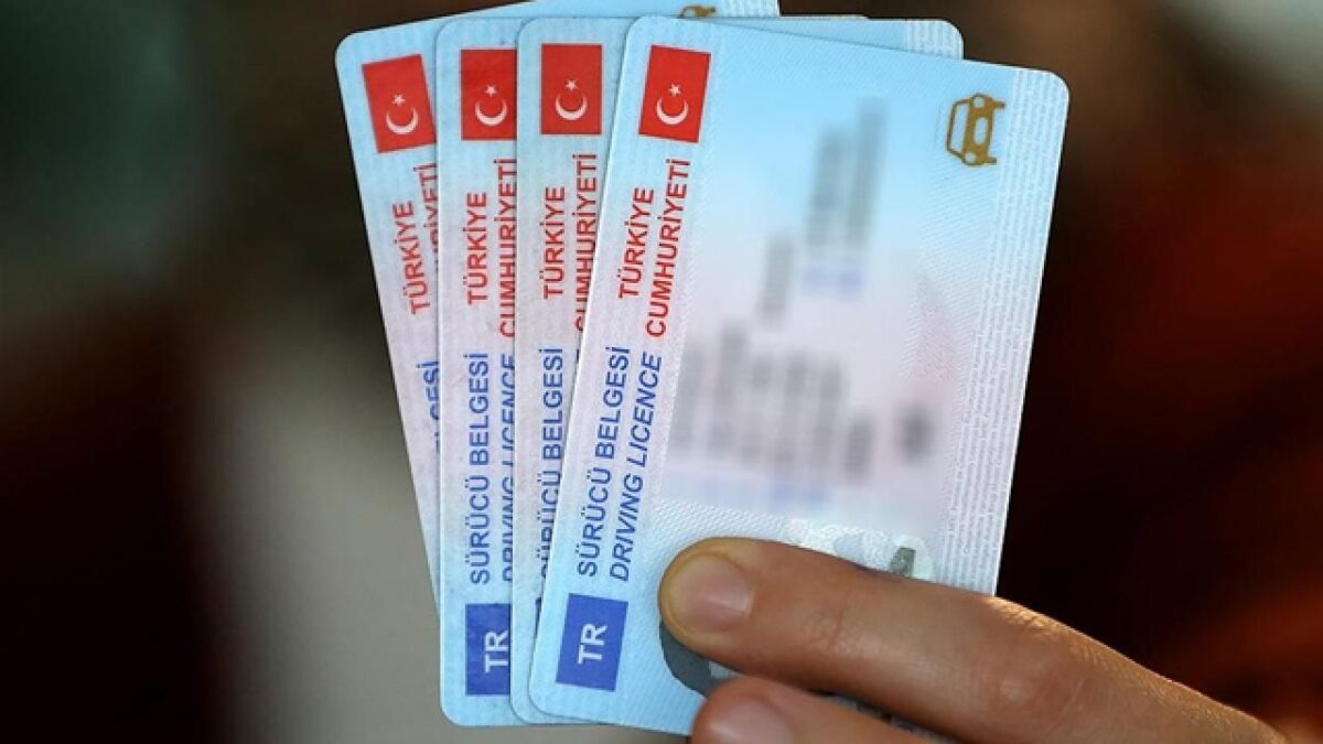 Eski tip sürücü belgelerinin yenilenmesi için son 21 gün Eski tip sürücü belgelerinin yenilenmesi için son 21 gün
