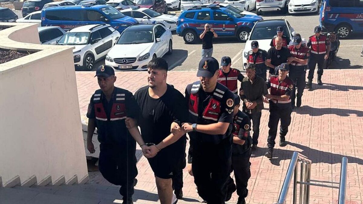 İş yeri kurşunlayan şüpheliler, Bodrum’da yakalandı! İş yeri kurşunlayan şüpheliler, Bodrum’da yakalandı!