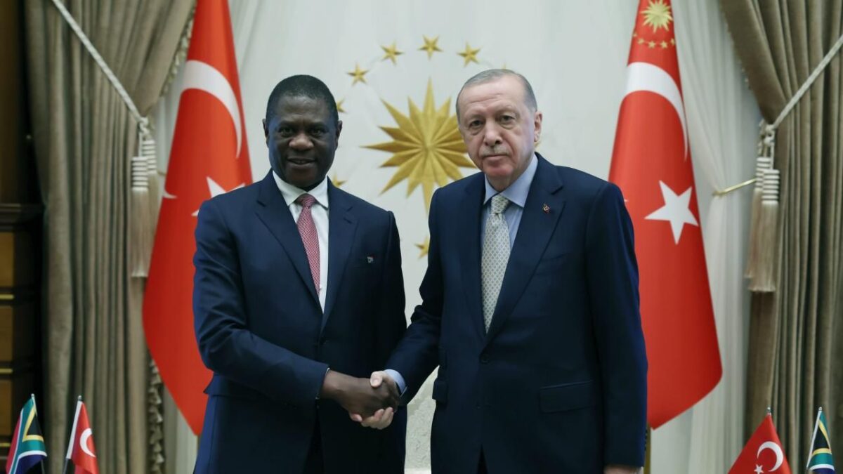 Cumhurbaşkanı Erdoğan, Paul Mashatile’yi kabul etti Cumhurbaşkanı Erdoğan, Paul Mashatile’yi kabul etti
