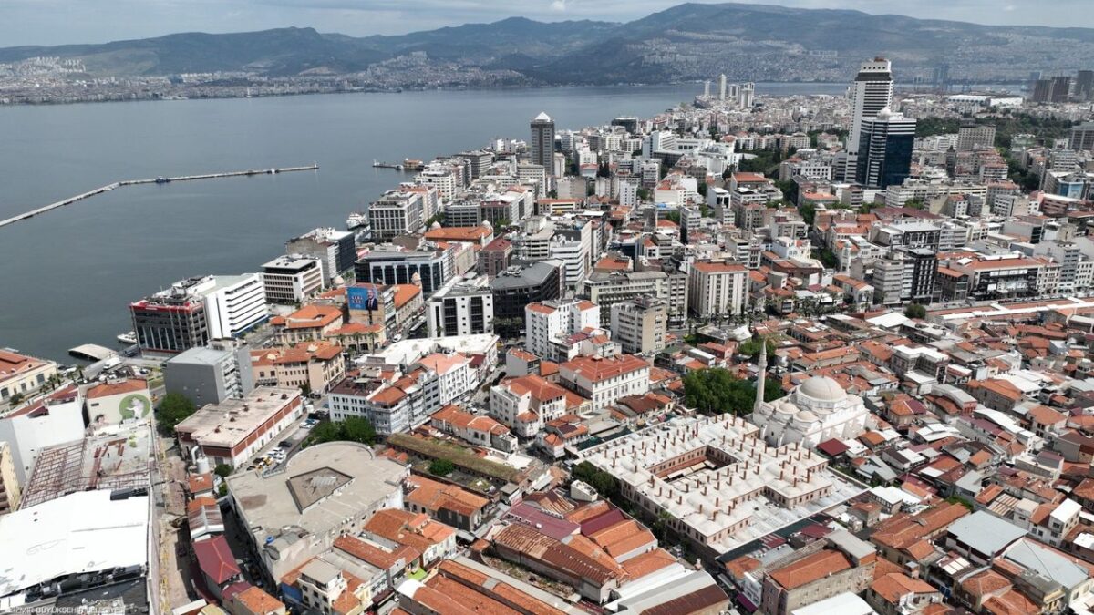İzmir’de kritik imar adımı… ‘Anayasa değişiyor mu?’ İzmir’de kritik imar adımı… ‘Anayasa değişiyor mu?’