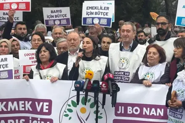 DEM Parti’den TBMM önünde ‘bütçe’...