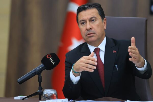 İzmir’deki turizm zirvesinde hedef bakanlık:... İzmir’deki turizm zirvesinde hedef bakanlık:...