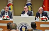 Başkan Dutlulu, Ticaret Odası’nda iş insanları ile buluştu Başkan Dutlulu, Ticaret Odası’nda iş insanları ile buluştu