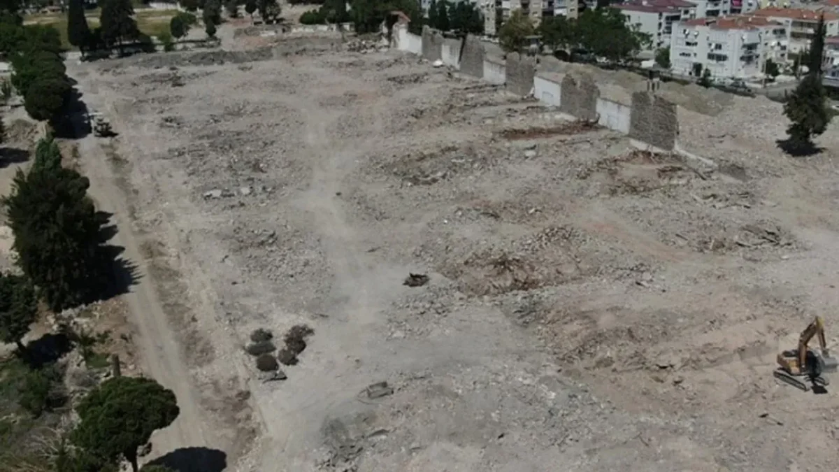 Tugay ‘gönlümden geçen tamamının yeşil alan olması’ dedi ve ekledi: Ama belediyeyi eksi 18 milyar maliyetin altına sokmam!