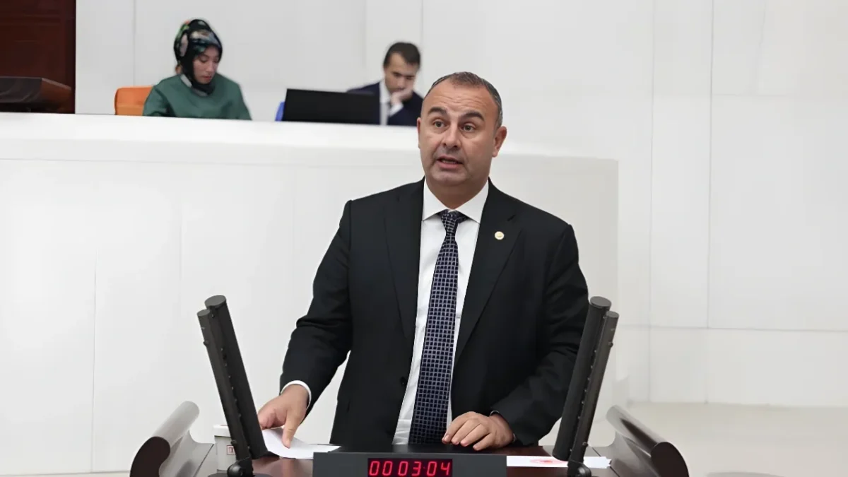 CHP’li Arslan’dan Bakan Tekin’e ‘İzmir’deki okullarda su akmıyor’ yanıtı! CHP’li Arslan’dan Bakan Tekin’e ‘İzmir’deki okullarda su akmıyor’ yanıtı!