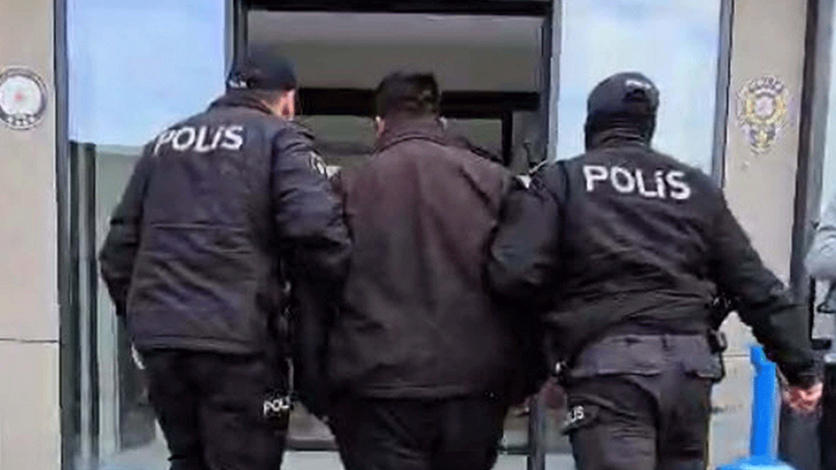 52 yılla aranıyordu.. Firari enselendi! 52 yılla aranıyordu.. Firari enselendi!