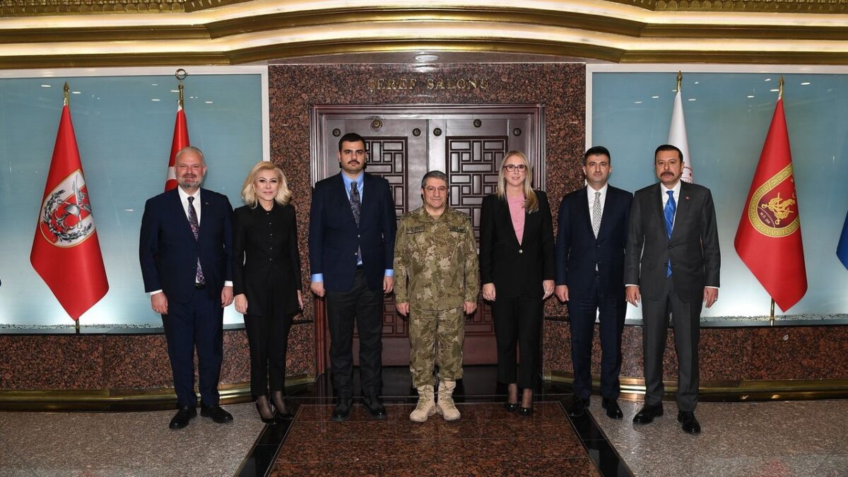 Pehlivan ve AK Parti heyetinden Genelkurmay ziyareti! Pehlivan ve AK Parti heyetinden Genelkurmay ziyareti!