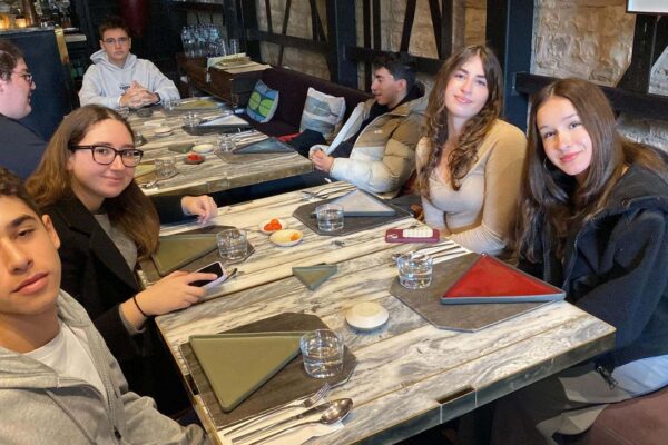 Liseliler, gıda krizine karşı yenilebilir otları t... Liseliler, gıda krizine karşı yenilebilir otları t...
