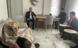 Hakim geldi, mahkeme evin salonuna taşındı