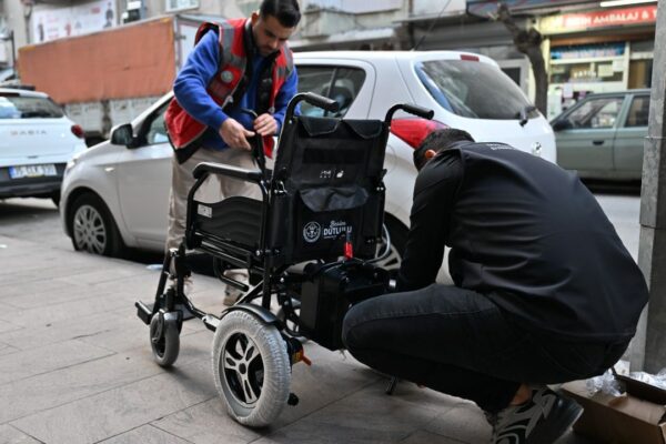 Manisa Büyükşehir’den medikal malzeme desteği Manisa Büyükşehir’den medikal malzeme desteği