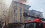 3 katlı binanın çatısında çıkan yangın 2 binaya sıçradı: 4 yaralı 3 katlı binanın çatısında çıkan yangın 2 binaya sıçradı: 4 yaralı