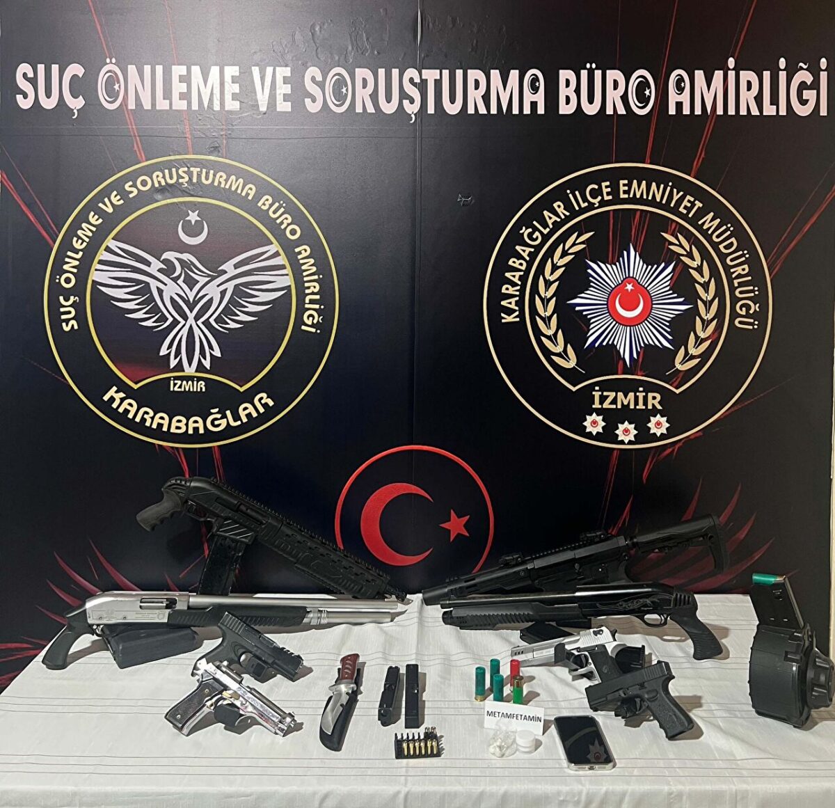 Takiple deşifre edildiler… İzmir’de 3 ayrı adrese operasyon!