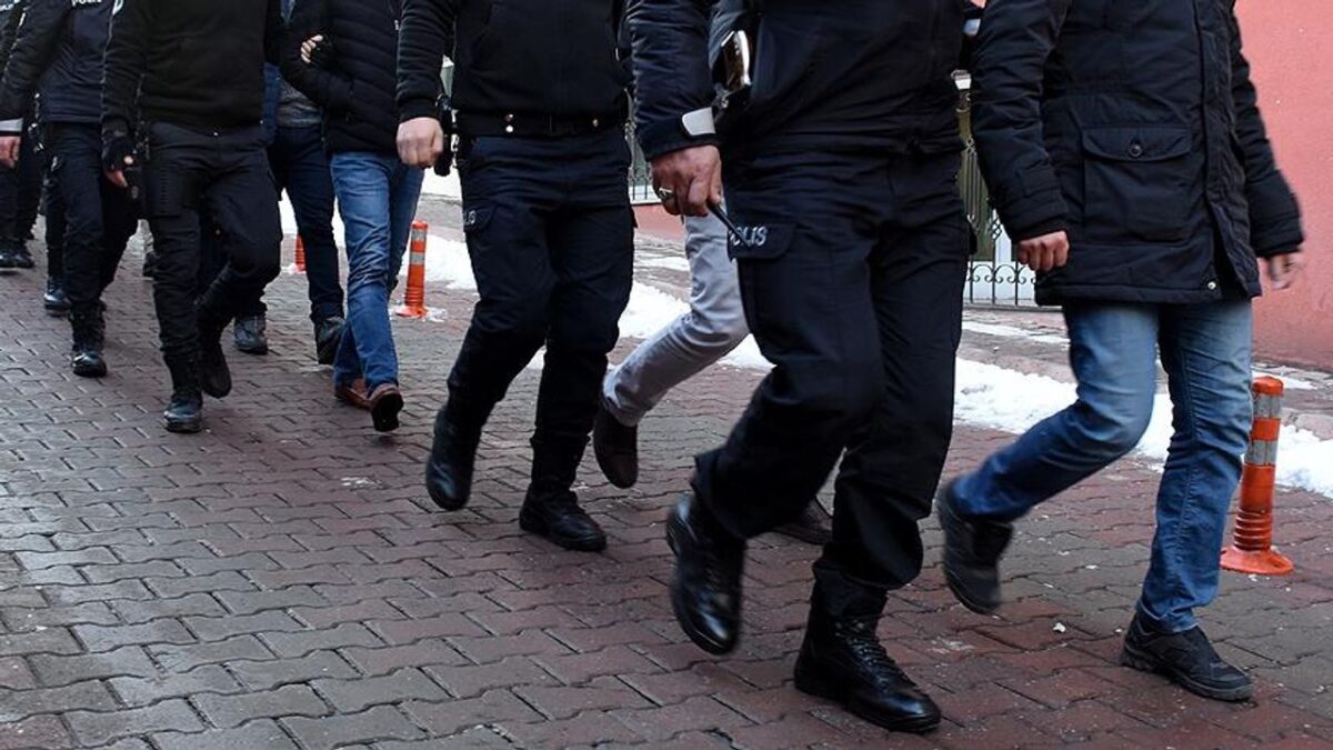 Silah kaçakçılığı operasyonu: 9 şüpheli yakalandı