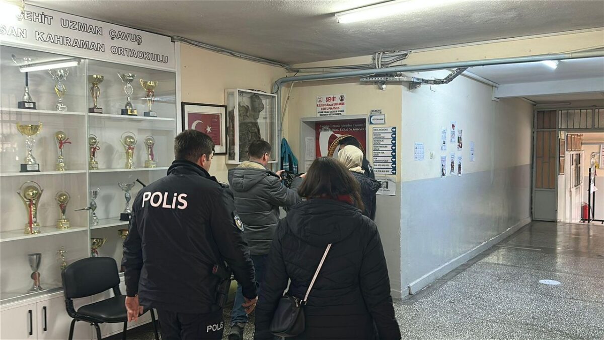 20 öğrenci ‘kandil hayrından’ zehirlendi 20 öğrenci ‘kandil hayrından’ zehirlendi