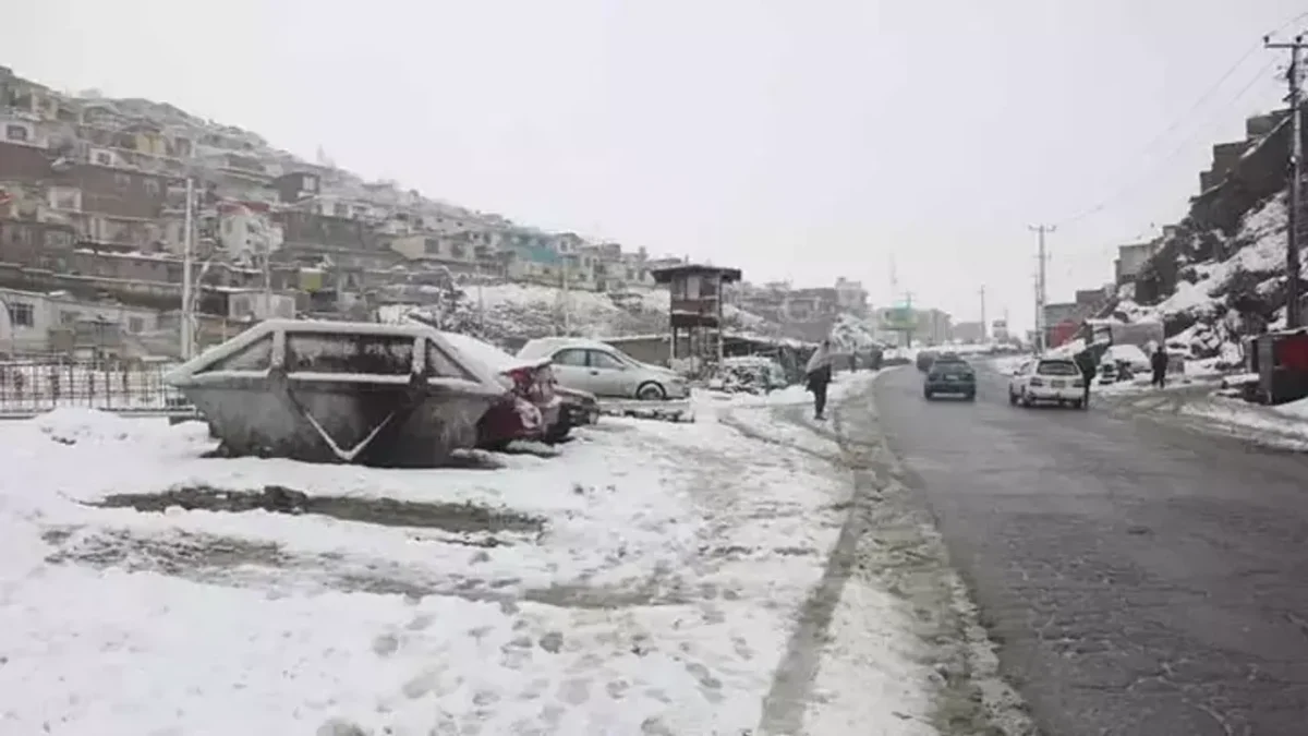 Afganistan’da kar yağışı ve sel can aldı!