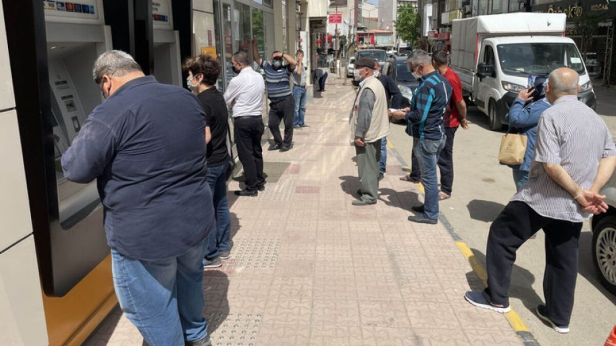CHP’den ’emekli maaşı’ hamlesi: AYM’ye başvurdu! CHP’den ’emekli maaşı’ hamlesi: AYM’ye başvurdu!
