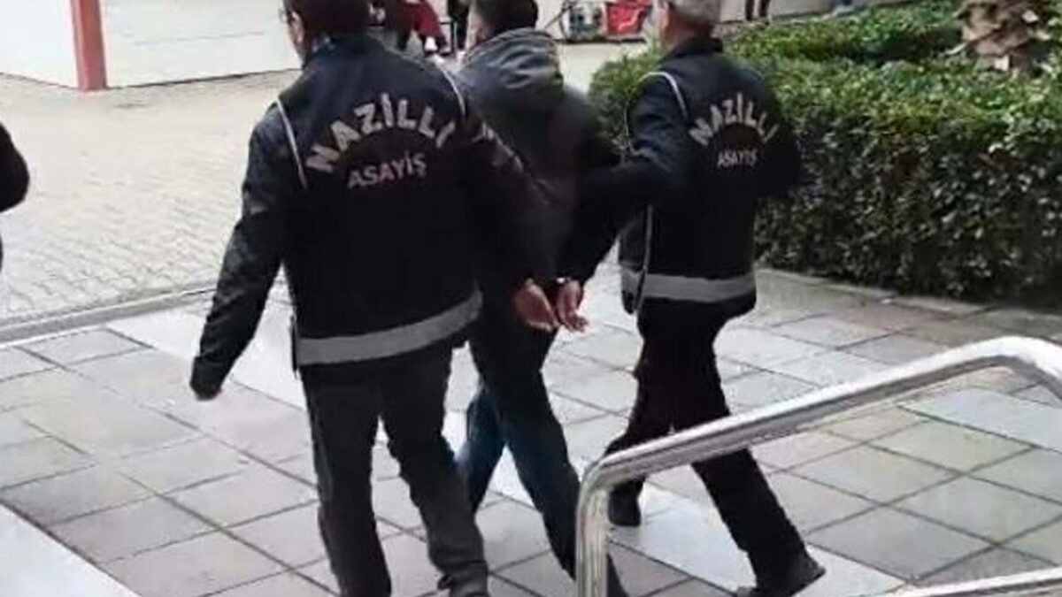 Aydın’da eve silahlı saldırı: 1 şüpheli tutuklandı Aydın’da eve silahlı saldırı: 1 şüpheli tutuklandı