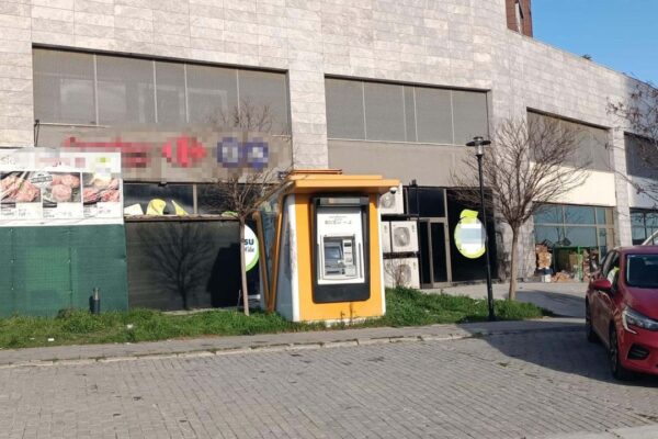 Silahlı 2 personeli etkisiz hale getirdiler…... Silahlı 2 personeli etkisiz hale getirdiler…...