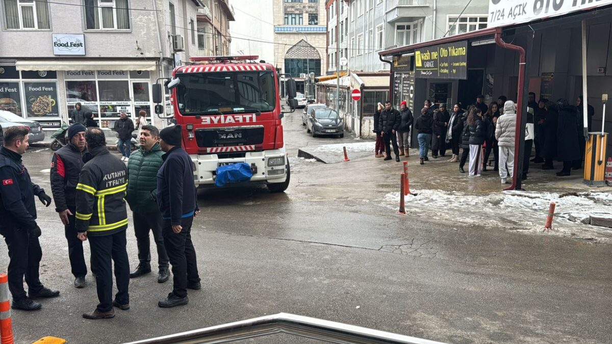 Baca yangını:  3 kişi dumandan etkilendi!