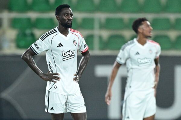 Beşiktaş kötü haberi duyurdu: Wilfred Ndidi’... Beşiktaş kötü haberi duyurdu: Wilfred Ndidi’...