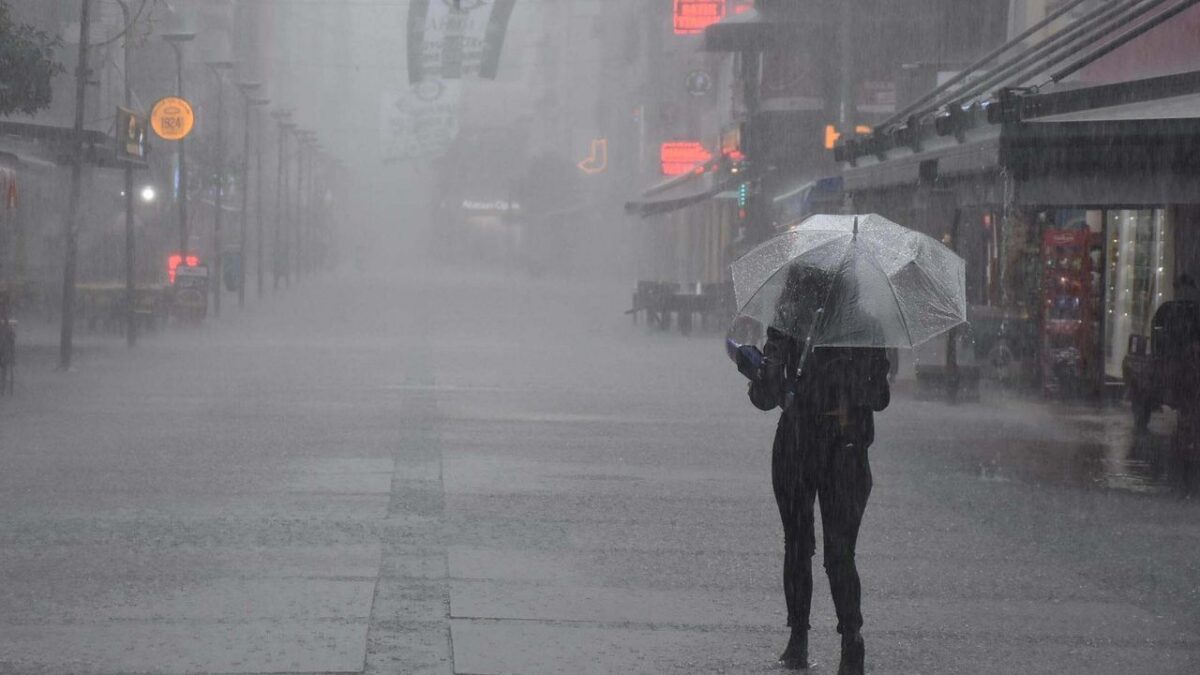 Kuvvetli sağanak ve fırtına geliyor… Meteoroloji’den İzmir’e uyarı