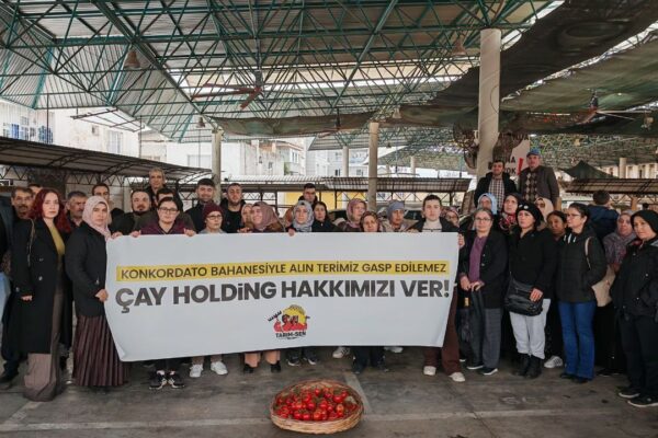 Aydın’da sera işçilerinden Çay Holding’... Aydın’da sera işçilerinden Çay Holding’...