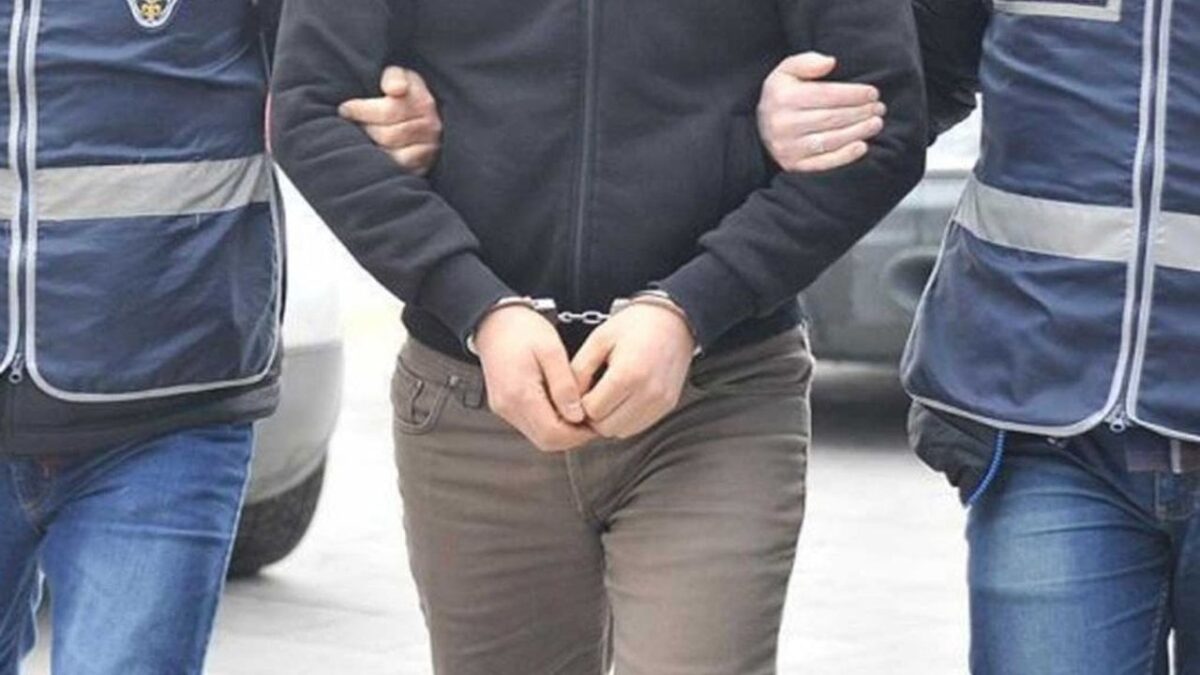 Muğla’da uyuşturucu operasyonu: 3 zanlı tutuklandı Muğla’da uyuşturucu operasyonu: 3 zanlı tutuklandı