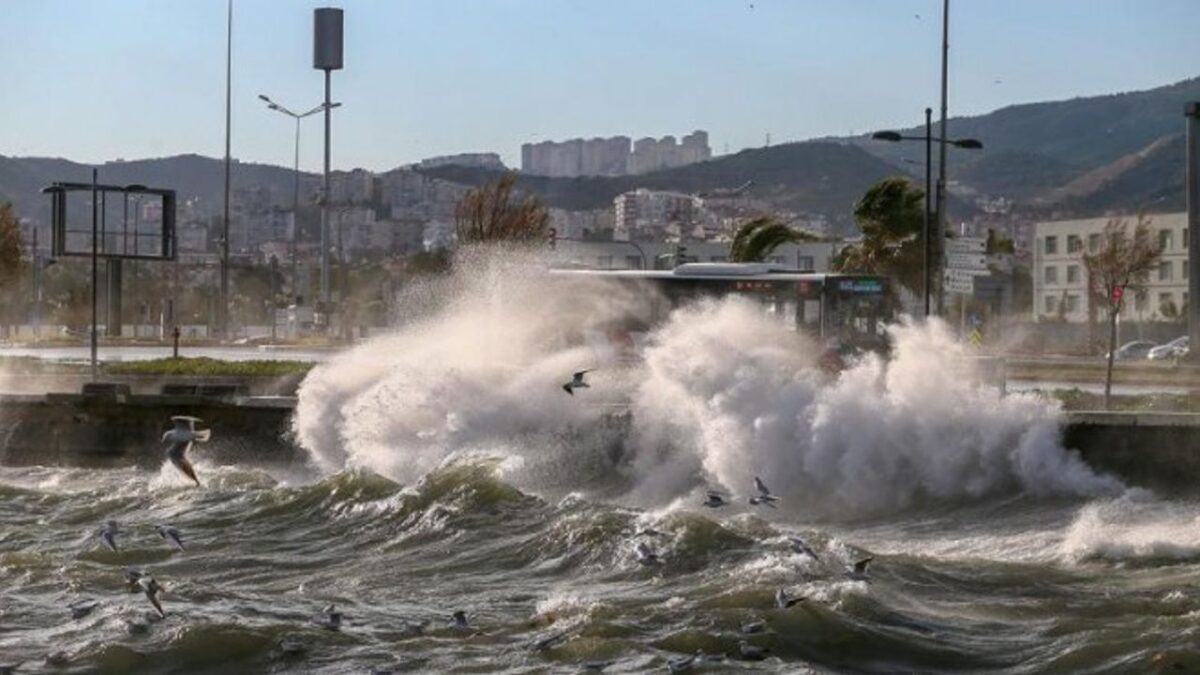 İzmir için ‘sarı’ uyarı… Saatteki hızı 70 kilometreye kadar çıkacak! İzmir için ‘sarı’ uyarı… Saatteki hızı 70 kilometreye kadar çıkacak!