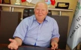 İzmir Bakkallar Odası’nda seçim heyecanı… 28 yıllık başkan ipi göğüsledi! İzmir Bakkallar Odası’nda seçim heyecanı… 28 yıllık başkan ipi göğüsledi!