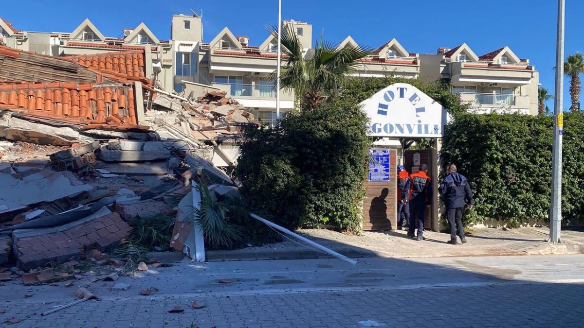 Marmaris’te 5 katlı apart otel çöktü! Marmaris’te 5 katlı apart otel çöktü!
