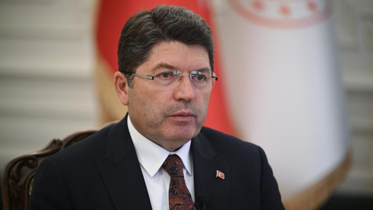 Bakan Tunç: Milletimiz eser siyasetine bakar