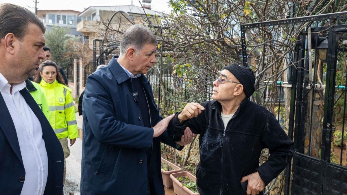 Tugay’dan selin vurduğu Seferihisar’da mesai: Ne gerekiyorsa yapacağız Tugay’dan selin vurduğu Seferihisar’da mesai: Ne gerekiyorsa yapacağız