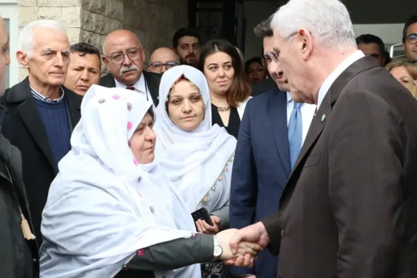 Dervişoğlu’ndan, Mihalgazi Belediye Başkanı&... Dervişoğlu’ndan, Mihalgazi Belediye Başkanı&...