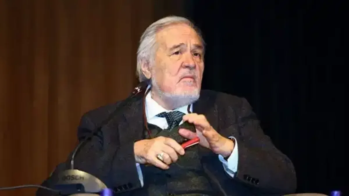 İlber Ortaylı’dan korkutan haber: Ani kanamam oldu, ameliyata aldılar