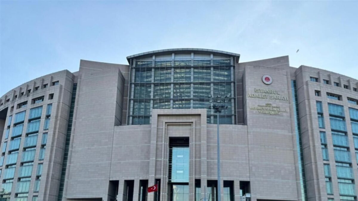 Uyuşturucu ve fuhuş soruşturması: 10 kişi tutuklandı Uyuşturucu ve fuhuş soruşturması: 10 kişi tutuklandı