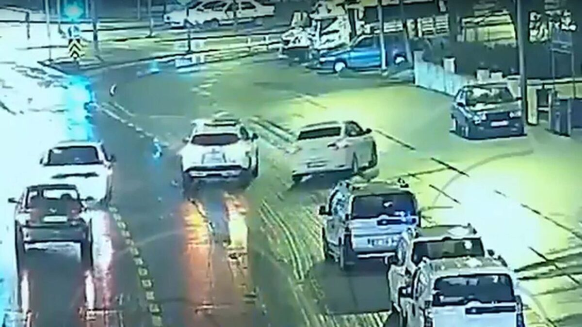 Film gibi kovalamaca… Trafik magandasının ehliyeti iptal! Film gibi kovalamaca… Trafik magandasının ehliyeti iptal!