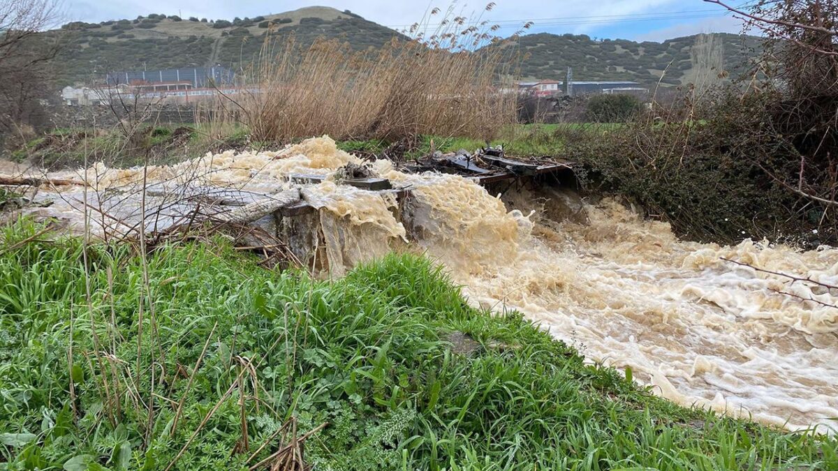 Manisa’da dereler taştı: Tarım arazileri su altında kaldı