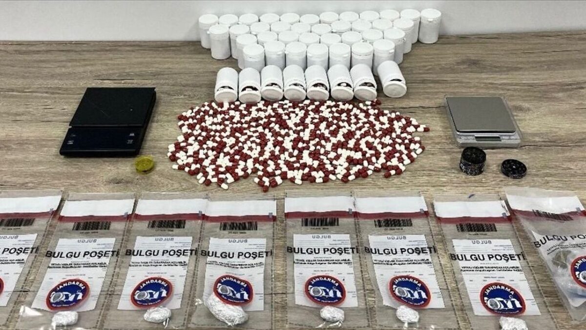 Denizli’de uyuşturucu operasyonu: 6 şüpheli tutuklandı Denizli’de uyuşturucu operasyonu: 6 şüpheli tutuklandı