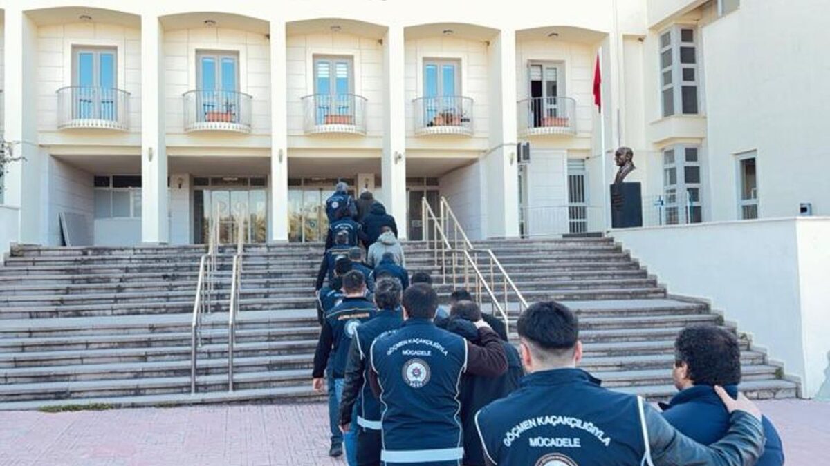 Bodrum’da 33 kaçak göçmen yakalandı! Bodrum’da 33 kaçak göçmen yakalandı!