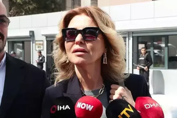 Gülben Ergen ifade vermek için adliyeye geldi Gülben Ergen ifade vermek için adliyeye geldi