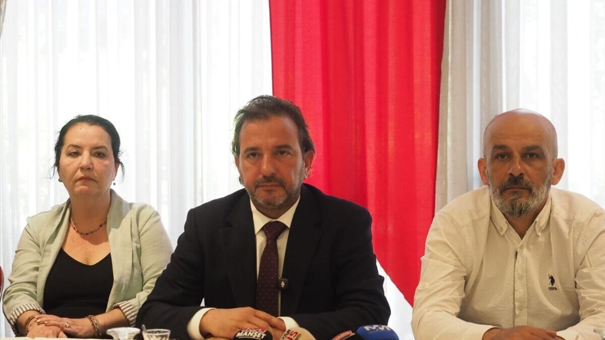 Görevden alınmıştı… Koca, parti üyeliğinden istifa etti!