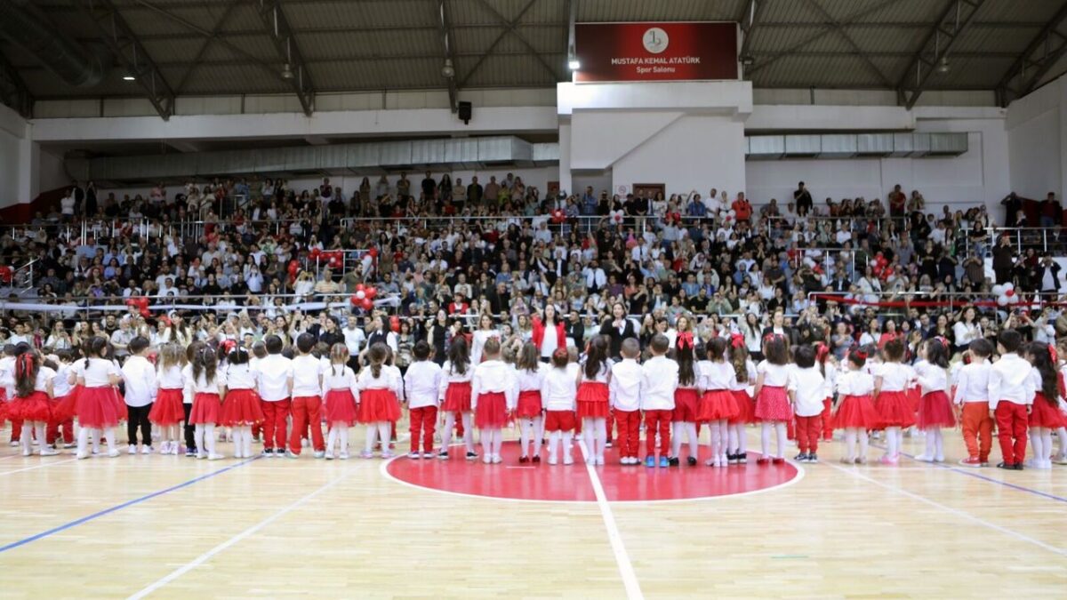 Bayraklı’da 23 Nisan coşkusu başladı! Bayraklı’da 23 Nisan coşkusu başladı!