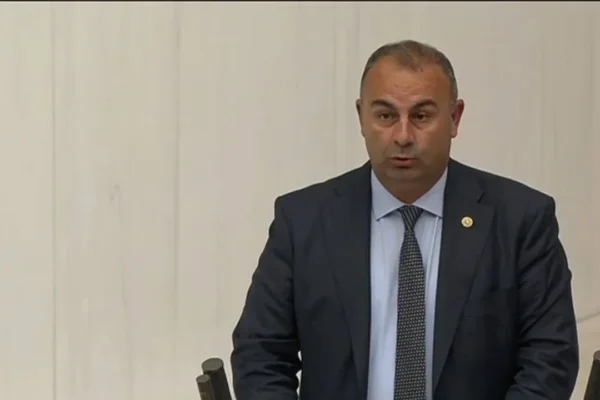 CHP’li Arslan’dan toplantıya katılmayan başk... CHP’li Arslan’dan toplantıya katılmayan başk...